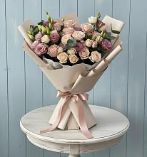 Букет цветов из:  Розы и Лизиантусы в Алнаши