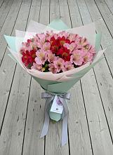 Букет цветов из:  Альстромерии #REPLACE_PRED# Алнаши