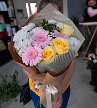 Букет цветов из:  Герберы, Розы и Хризантемы в Алнаши