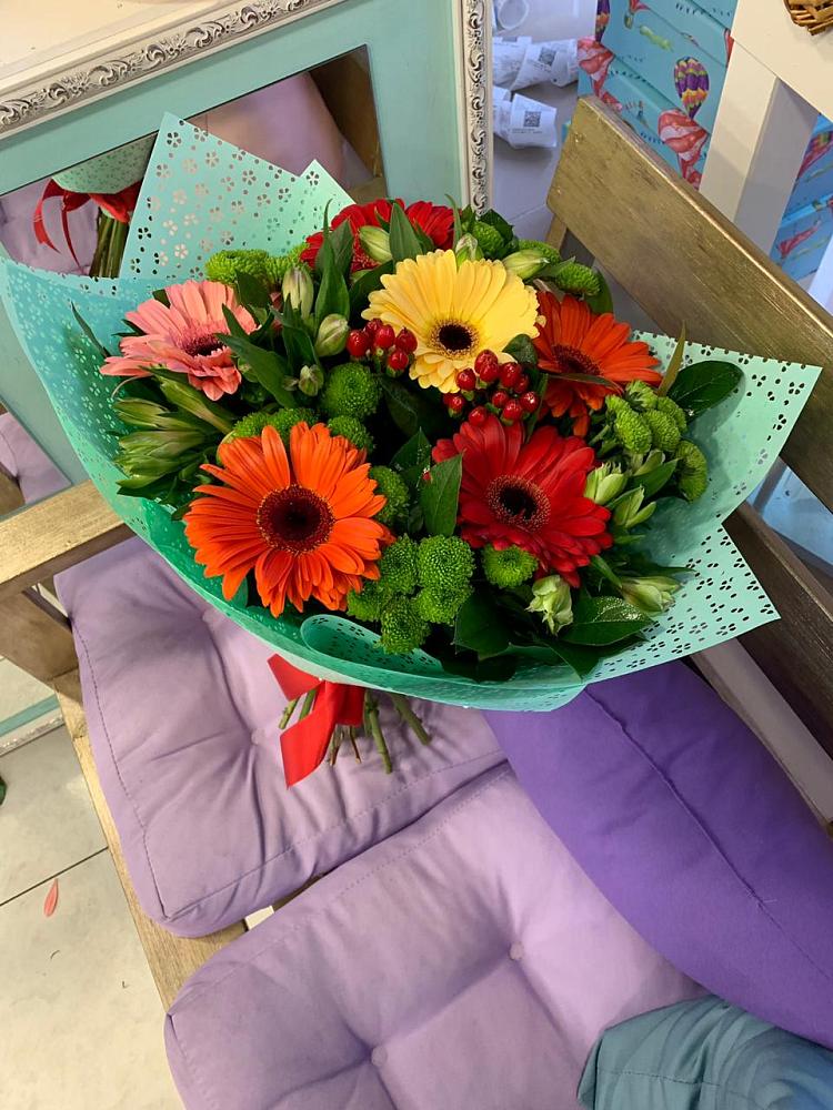 Букет цветов из: Герберы, Хризантемы и Альстромерии в Алнаши