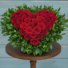 Цветочная композиция из Розы в виде сердца в Алнаши