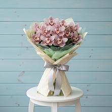 Букет цветов из:  Орхидеи и Розы в Алнаши