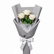 Букет 3 белые розы в Алнаши
