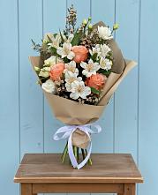 Букет цветов из:  Альстромерии, Лизиантусы, Розы и Хризантемы #REPLACE_PRED# Алнаши