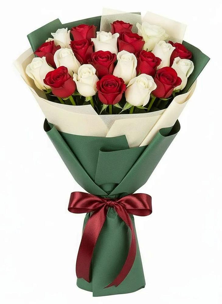 Букет Микс из красных и белых роз в Алнаши