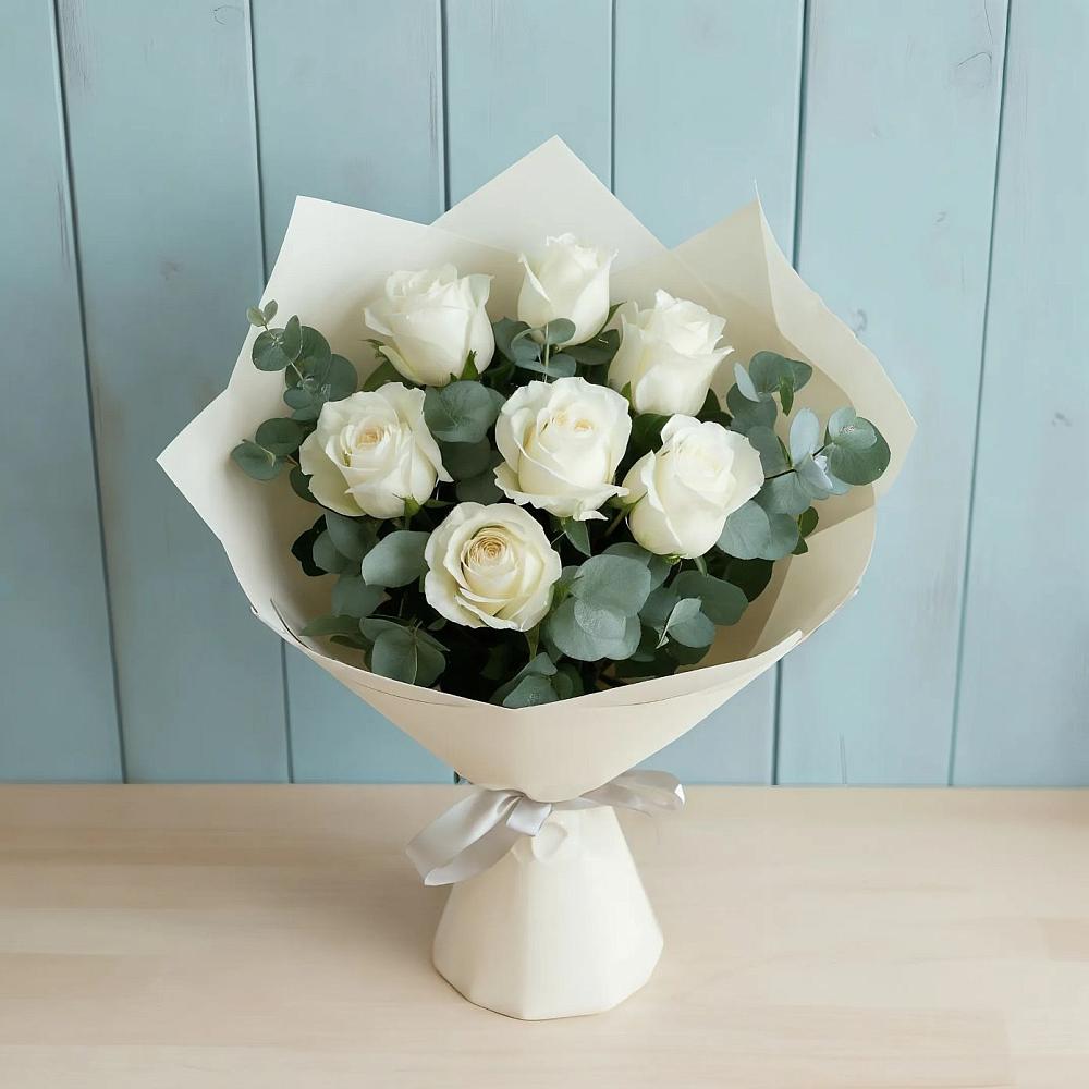 Букет Белые розы в Эвкалипте в Алнаши