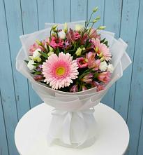 Букет цветов из:  Герберы, Альстромерии и Лизиантусы в Алнаши