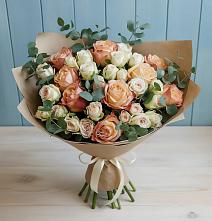 Букет цветов из:  Альстромерии и Розы в Алнаши