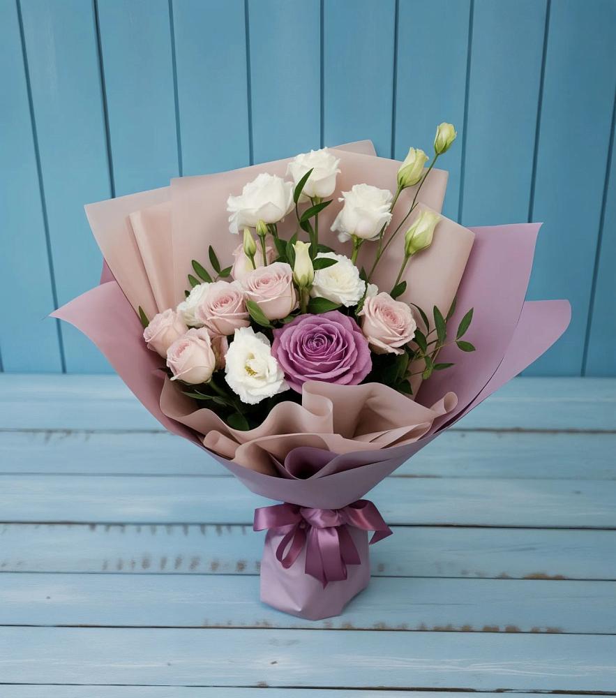 Букет цветов из: Розы и Лизиантусы в Алнаши